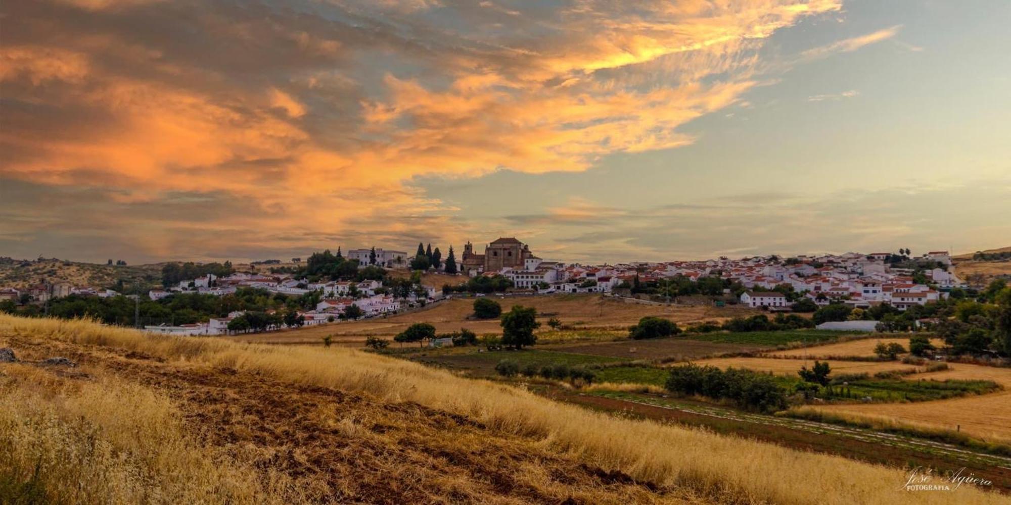 Apartamento Rural Casa Monte Daire Cazalla de la Sierra Dış mekan fotoğraf